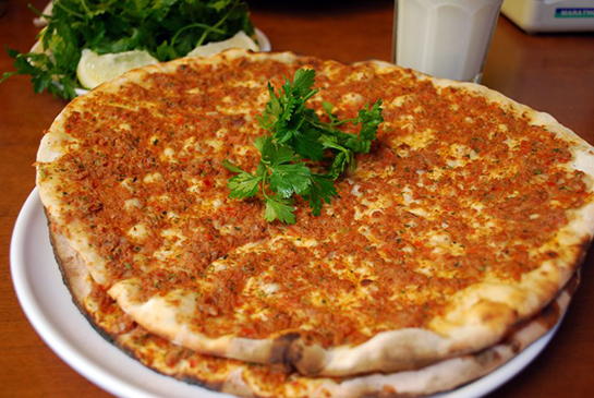 Kolay Lahmacun Tarifi